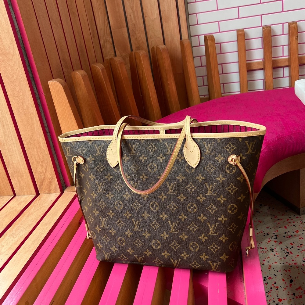 Louis Vuitton Neverfull MM Tote